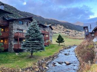 Rustic Retreat in Incles Valley Free Parking Mountain Views l by BonesVacances - 2