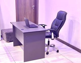 Lovely 2-bedroom Serviced Hotel Suites with Pool and Wi-Fi at Skynest - Nairobi - 4