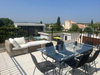 Haut de villa avec piscine privée et extérieur - 1