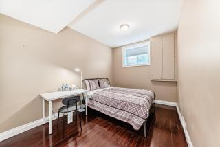 Cozy bedroom in quiet community - Calgary - 7