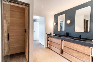 Historic French Embassy Gardens Chalet in Andorra l by BonesVacances - 2