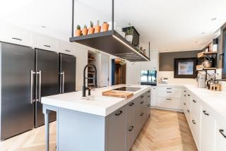 Historic French Embassy Gardens Chalet in Andorra l by BonesVacances - 8