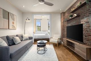 Stylish East Side Escape Steps from Fun - New York - 0