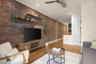 Stylish East Side Escape Steps from Fun - New York - 6