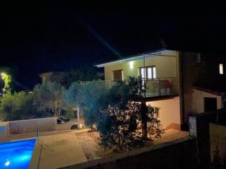 Palada House with a Private Pool - Marina - 9