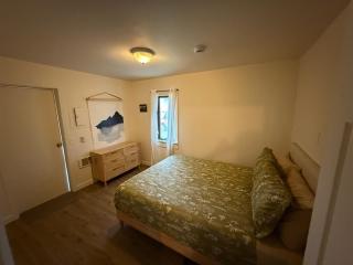 New Listing, Blue Cabin, Downtown, Cozy Getaway - 1