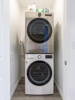DT Edmonton King Suite with Parking & 100 Walk Score - Edmonton - 8