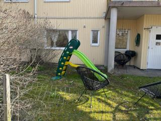 Modern Home with Private Lawn, BBQ & Free Parking in Peaceful Area - Kauniainen - 9