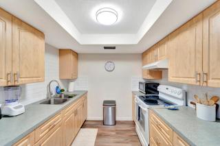 2 Kitchens, Pool, Ping Pong, Corn Hole, BBQ - 6