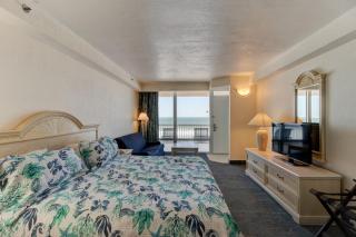 Sandy Toes Beachfront Condo - Daytona Beach - 9