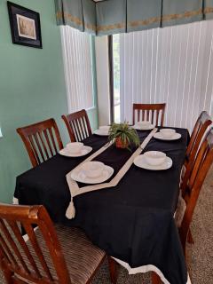 Spacious 5 bdrm 4 bth pool home, game room Memorial Day special close to Disney, Epic Universe - 1