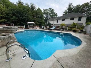 Cheerful 5-bedroom resort with heated pool - East Stroudsburg - 9