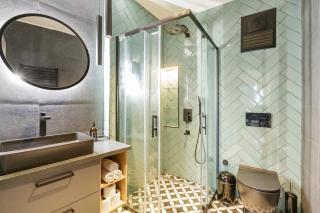 Recently Renovated Designer 2 Bedroom Apartment - Istambul - 8