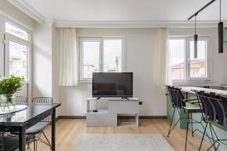 Recently Renovated Designer 2 Bedroom Apartment - Istambul - 5