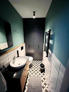 Recently Renovated Designer 2 Bedroom Apartment - Istambul - 3