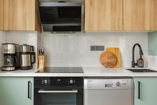Recently Renovated Designer 2 Bedroom Apartment - Istambul - 2