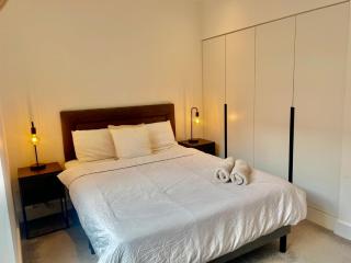 Modern Double Bedroom - Dublino - 9