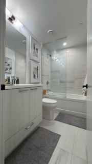 Executive 1 Bedroom Vaughan Metropolitan Condo - Vaughan - 3