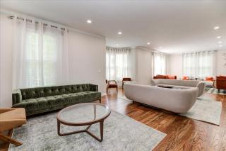 Perfect for Group Retreats - Direct train into NYC! - Private Parking Included! - Orange - 7