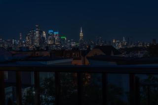 Highend Hideaway with rooftop and NYC views, 2 Kings beds, Sleeps 10, 20 PERCENT OFF - Hoboken - 9