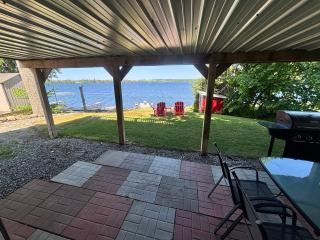 Rice Lake Retreat - Roseneath - 7
