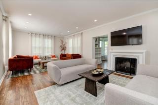 Perfect for Group Retreats - Direct train into NYC! - Private Parking Included! - Orange - 9