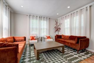 Perfect for Group Retreats - Direct train into NYC! - Private Parking Included! - Orange - 8