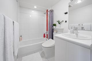 Downtown Vancouver 2BR Heritage Vibe Meets Modern Comfort - Vancouver - 2