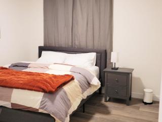 Lovely Modern 2 Bedroom Basement Suite - Edmonton - 7