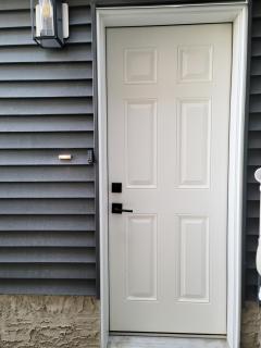 Lovely Modern 2 Bedroom Basement Suite - Edmonton - 6