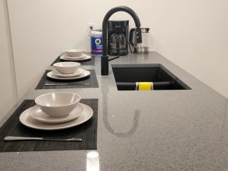 Lovely Modern 2 Bedroom Basement Suite - Edmonton - 5