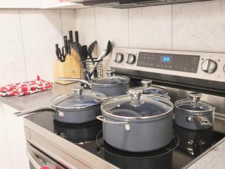Lovely Modern 2 Bedroom Basement Suite - Edmonton - 4