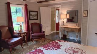 Connie's Retreat - 3 Bedrooms, 2 Baths, Sleeps 11 farmhouse - Tellico Plains - 2
