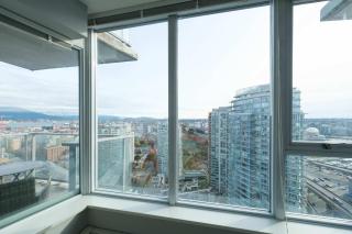 Amazing View Downtown Condo with Sauna & Pool - Vancouver - 1
