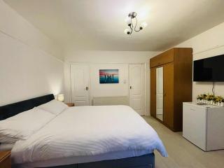 Studio-like room with own entrance - Parkstone - 7