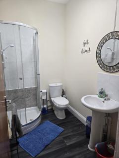 Charming Wolverhampton Apartment with Private Entrance - Wolverhampton - 5