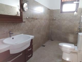 Green Court Villa - Talawatugoda - 8