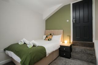 Summer 6 bed house Liverpool - 1