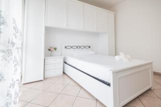 Vicino al Mare - Comodo per 5 - WiFi e Parcheggio Privato - 2