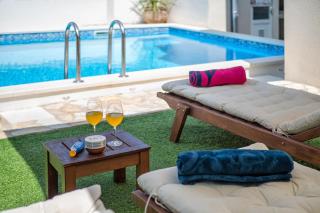 Bruno's Poolside Apartments - Trogir - 4