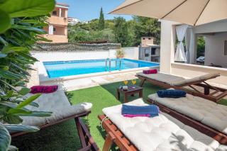 Bruno's Poolside Apartments - Trogir - 8