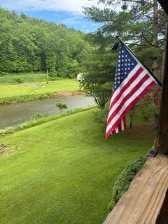The Boatright Retreat - Lansing - 2