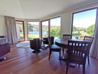 Lakefront Luxury at Pisa - - 9