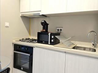 Kazan Homes - Plush 1BR with Balcony Close to Burj Khalifa and Dubai Mall - Business Bay - 5