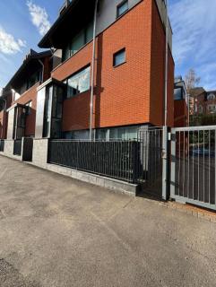 Stunning Duplex Apartment with Free Parking and WiFi - Nottingham - 9