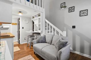 Central Loft Downtown Raleigh w Front Door Parking - 0