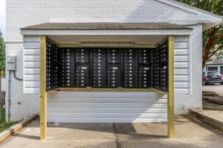 Central Loft Downtown Raleigh w Front Door Parking - 5