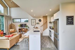 Central Two Bedroom Two Bathroom House - Wanaka - 9