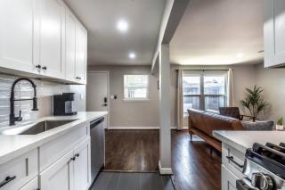 1BR in Montrose Free Parking Walkable Location - Houston - 4