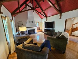The Hollo House - Laramie - 8
